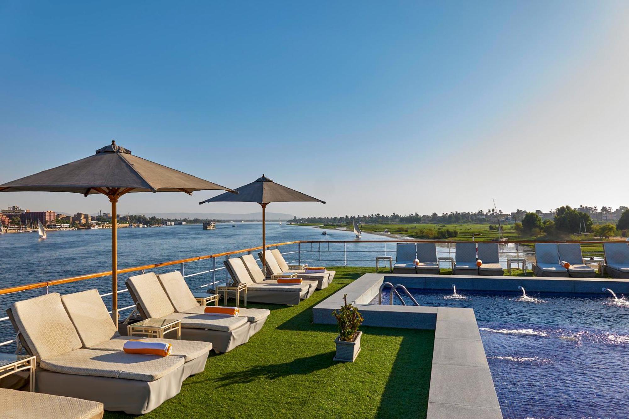 Moevenpick Royal Lily Nile Cruise, Every Monday Four Nights From Luxor, Every Friday Three Nights From Aswan - Including Excursions & Sightseeing Eksteriør bilde