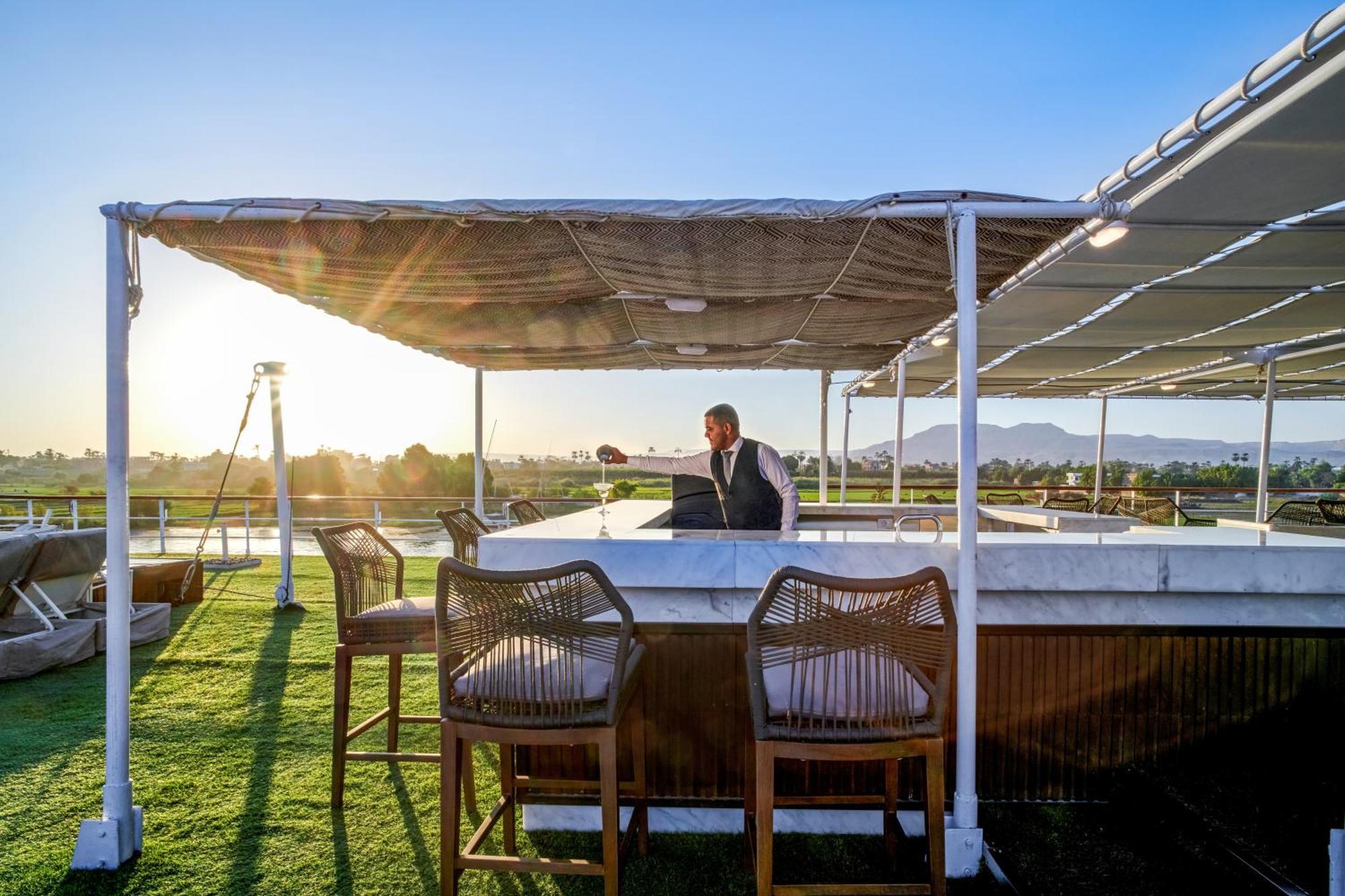 Moevenpick Royal Lily Nile Cruise, Every Monday Four Nights From Luxor, Every Friday Three Nights From Aswan - Including Excursions & Sightseeing Eksteriør bilde